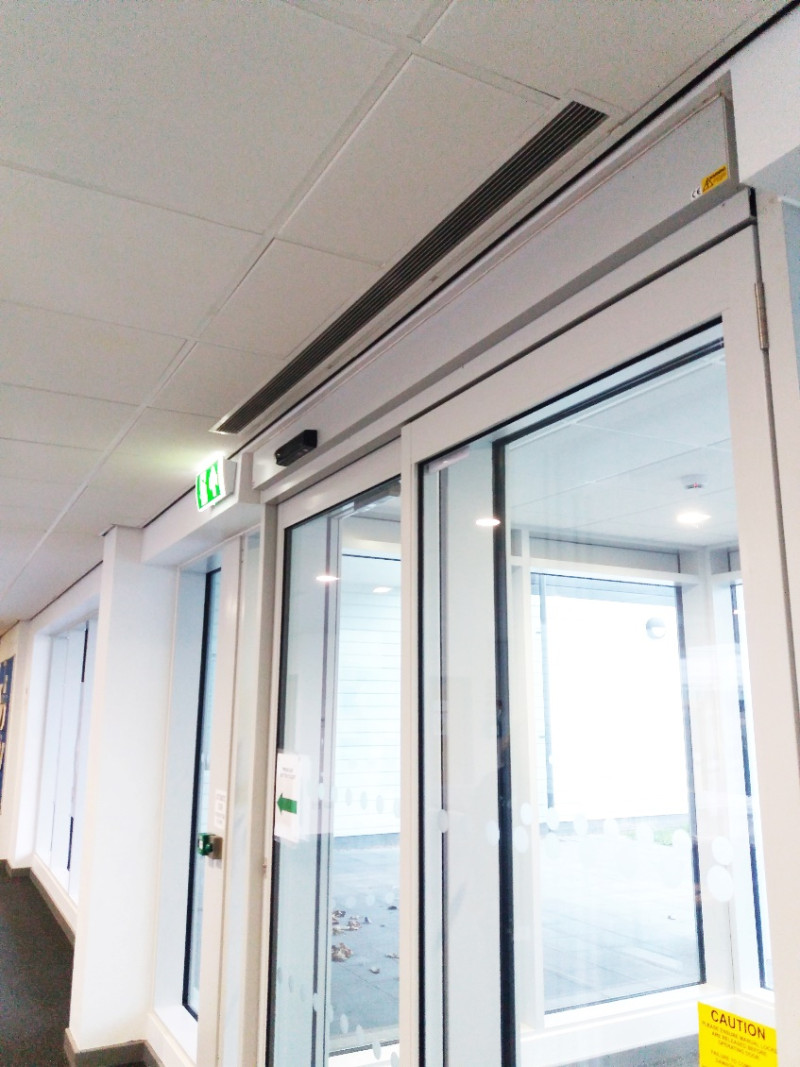Maximise Comfort and Energy Savings with Invisidor DOORFLOW Air Curtain